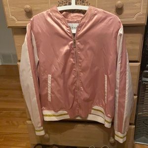 Guess bomber jacket 👑